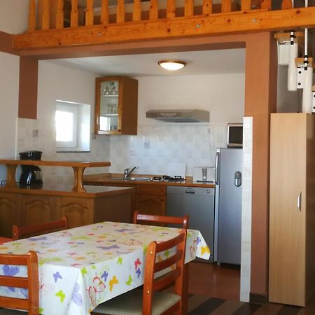 Apartments With A Parking Space Novi Vinodolski - 15823 Екстериор снимка