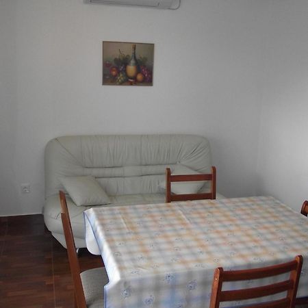 Apartments With A Parking Space Novi Vinodolski - 15823 Стая снимка