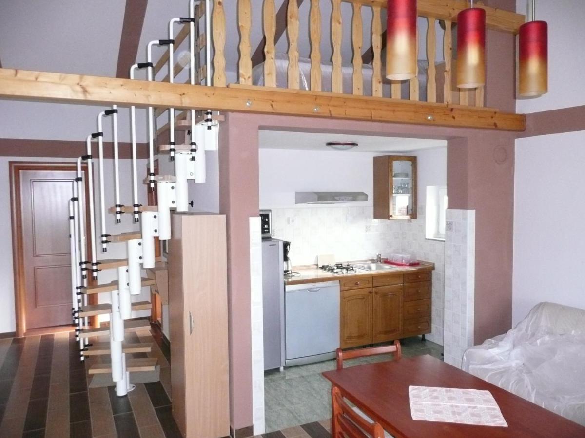 Apartments With A Parking Space Novi Vinodolski - 15823 Екстериор снимка