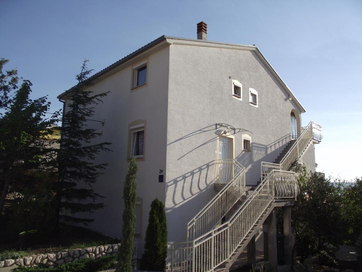 Apartments With A Parking Space Novi Vinodolski - 15823 Екстериор снимка