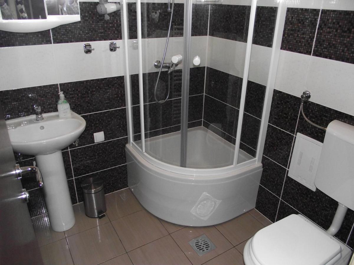 Apartments With A Parking Space Novi Vinodolski - 15823 Екстериор снимка